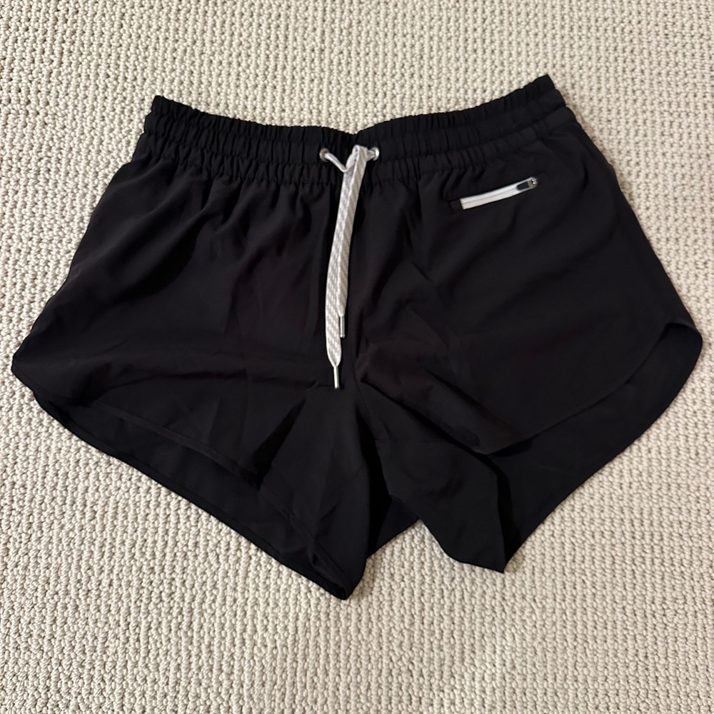 Vuori Black Clementine Women's Athletic Shorts